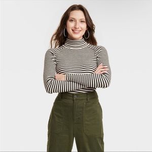 Universal Thread Shrunken Rib Turtleneck Pullover Sweater - Large